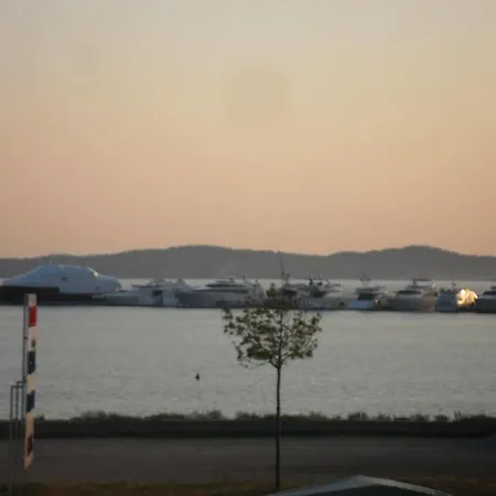 Appartement & Ana Sukošan